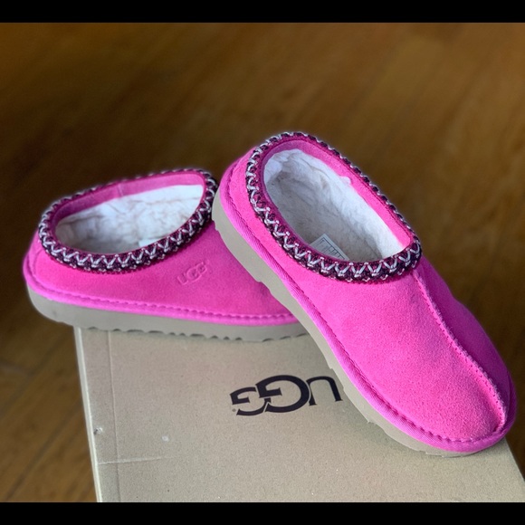 UGG Other - Ugg Slippers Talisman II, pink, sz 2 little girls